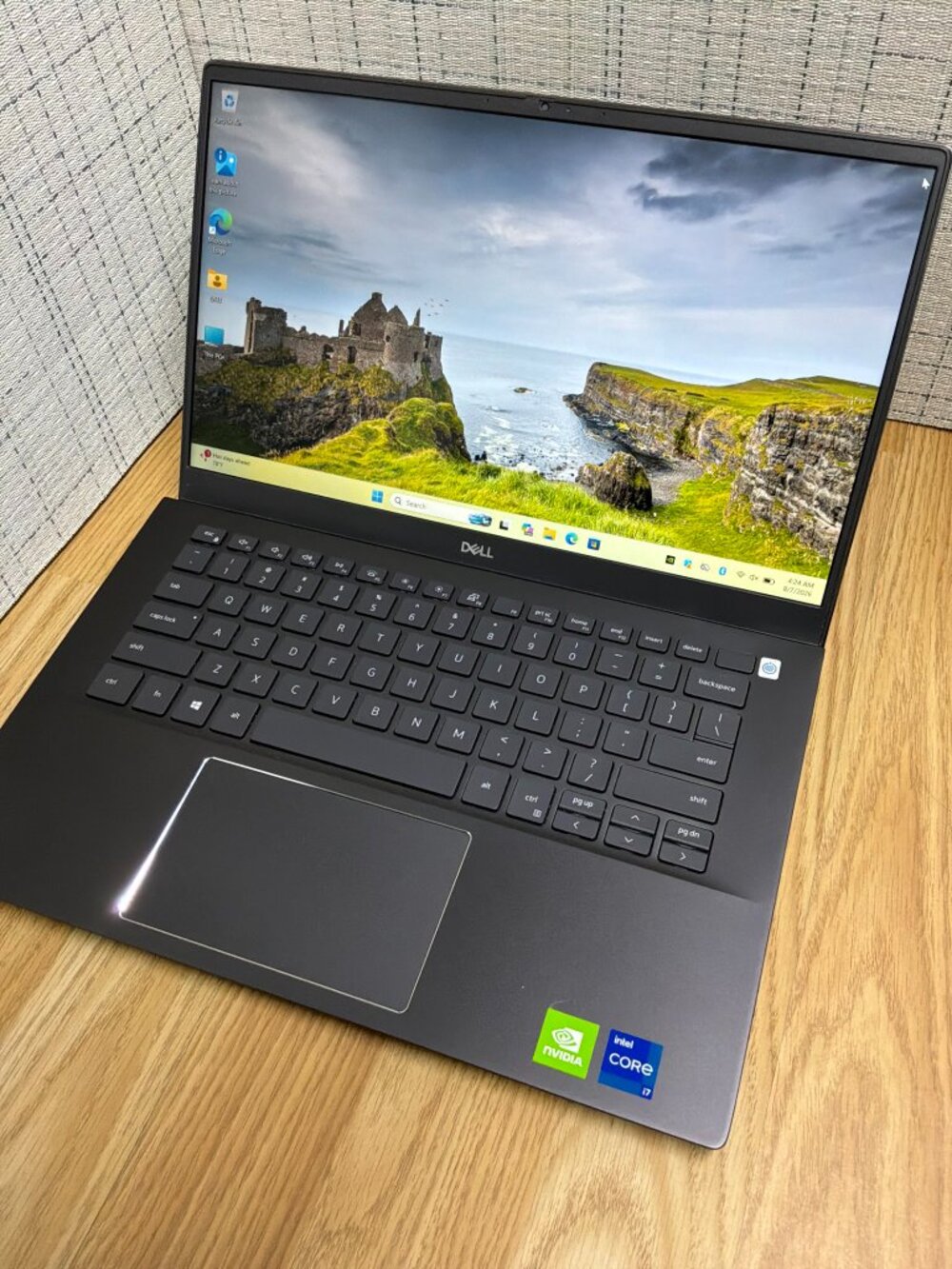 Dell Vostro 5402 14" Laptop Intel Core i7-1165G7 16GB RAM 512GB SSD NVIDIA MX330